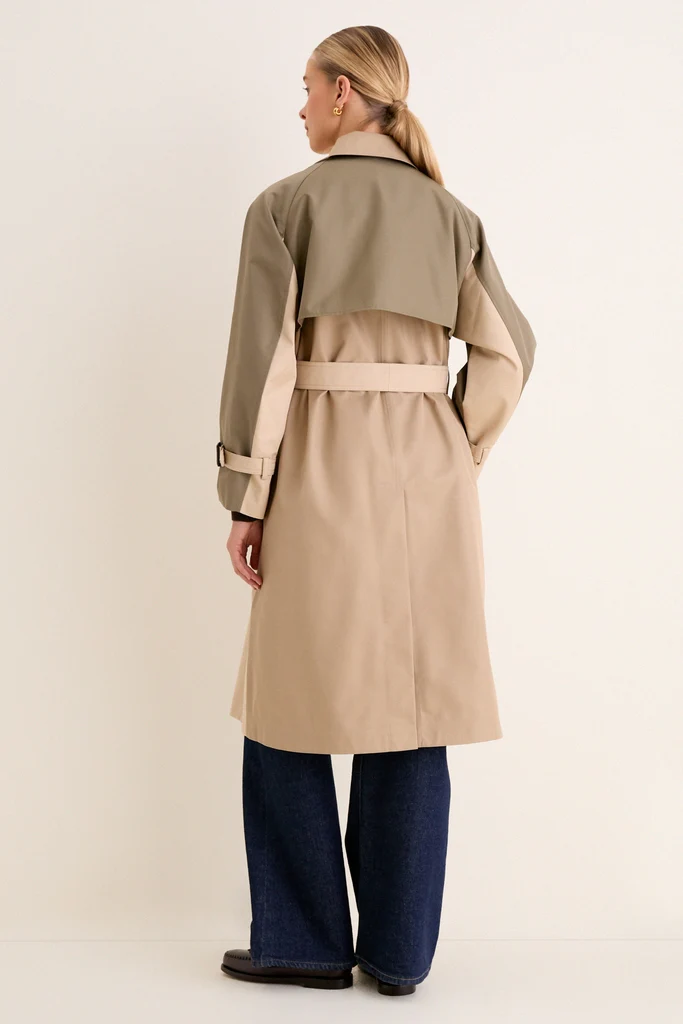 Beige Canasta Raincoat - Image 5