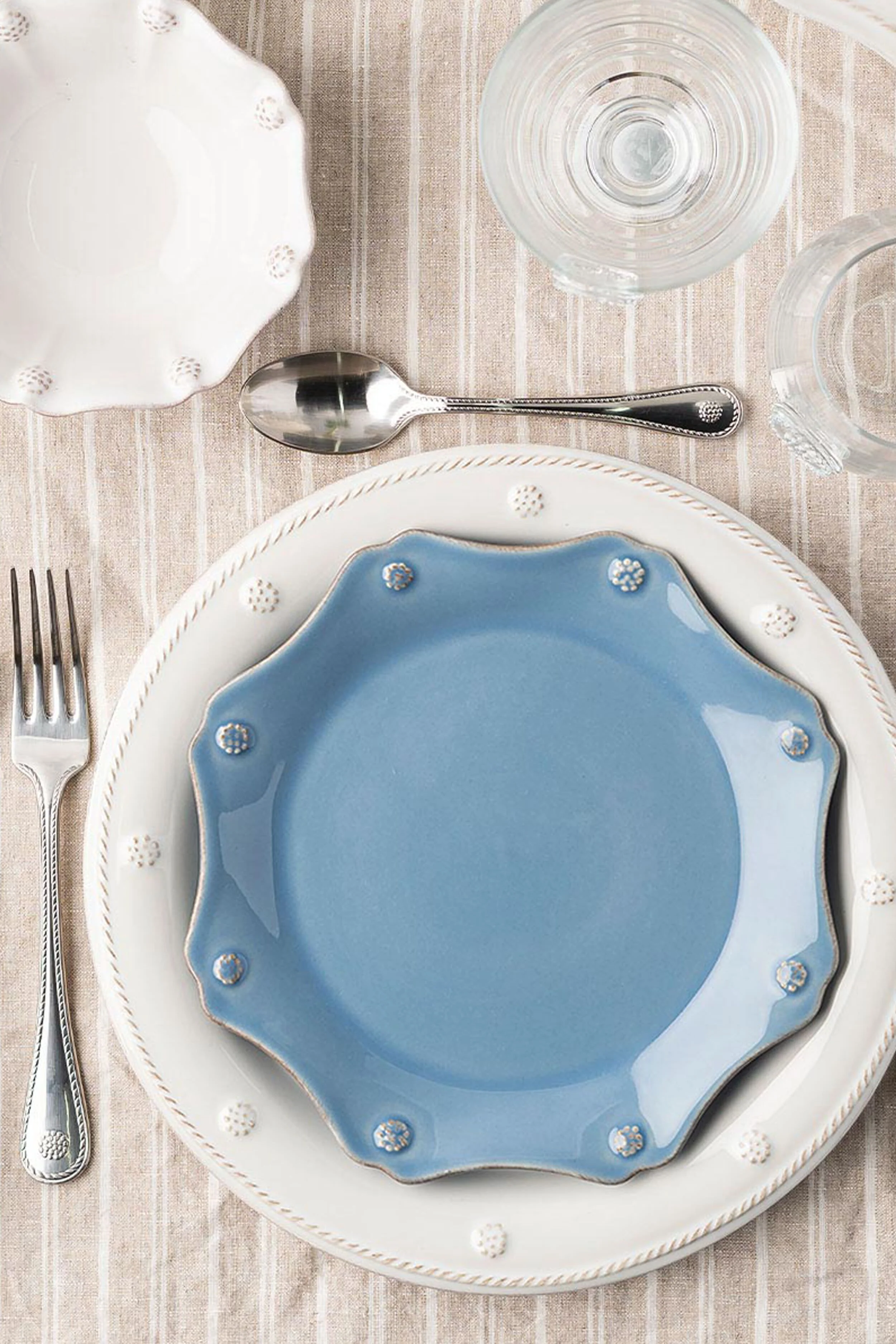Chambray Berry & Thread Scalloped Dessert/Salad Plate - Image 2