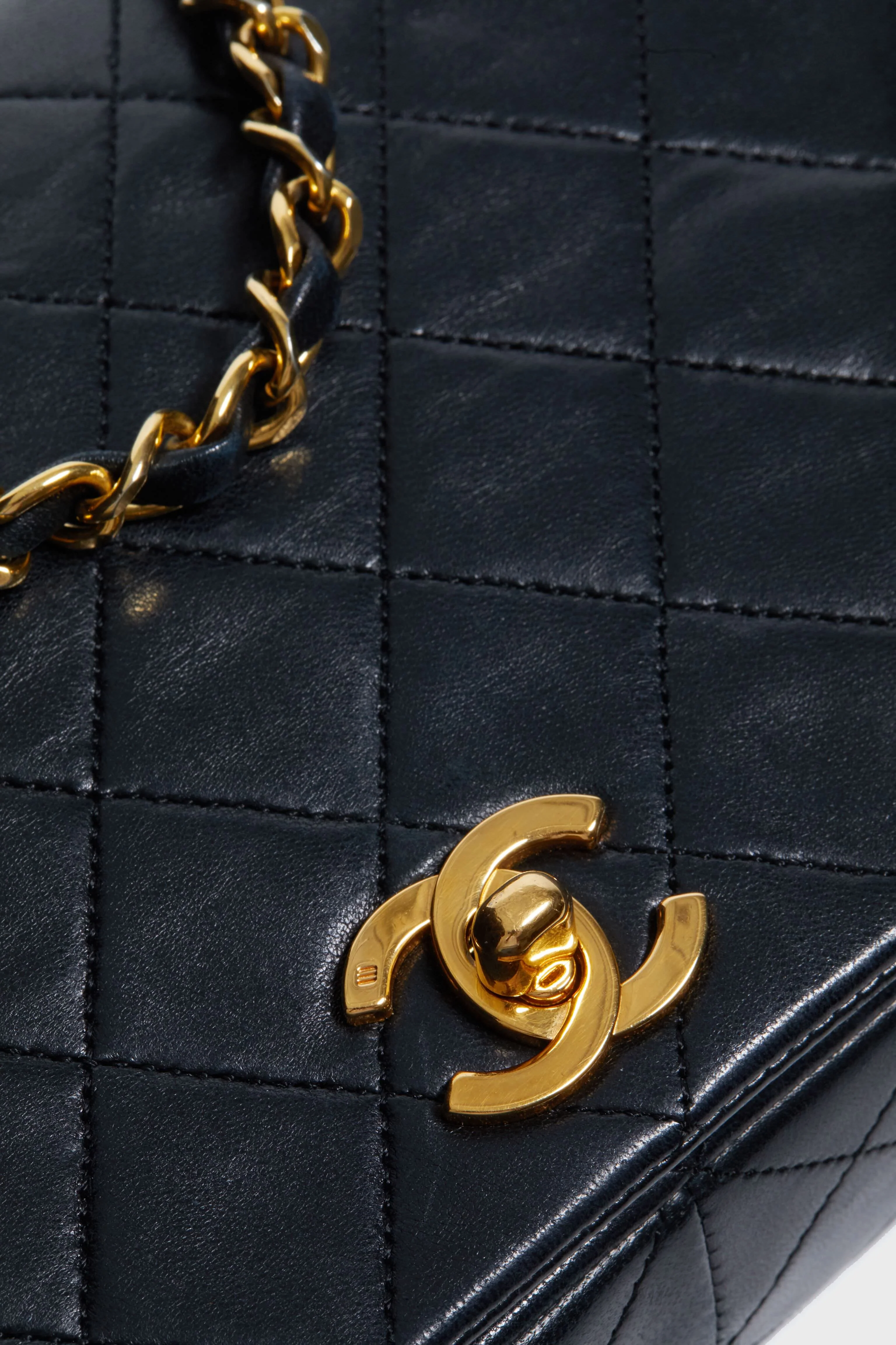 CHANEL Black Quilted Lambskin Single Flap - Image 5