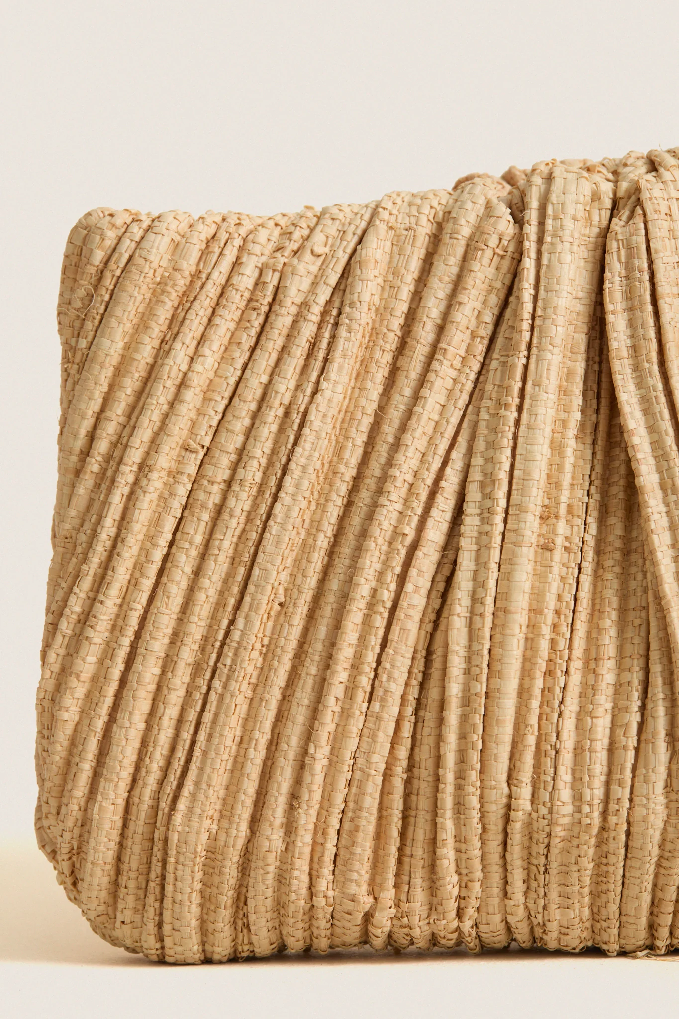 Natural Straw Brit Pleated Clutch - Image 6