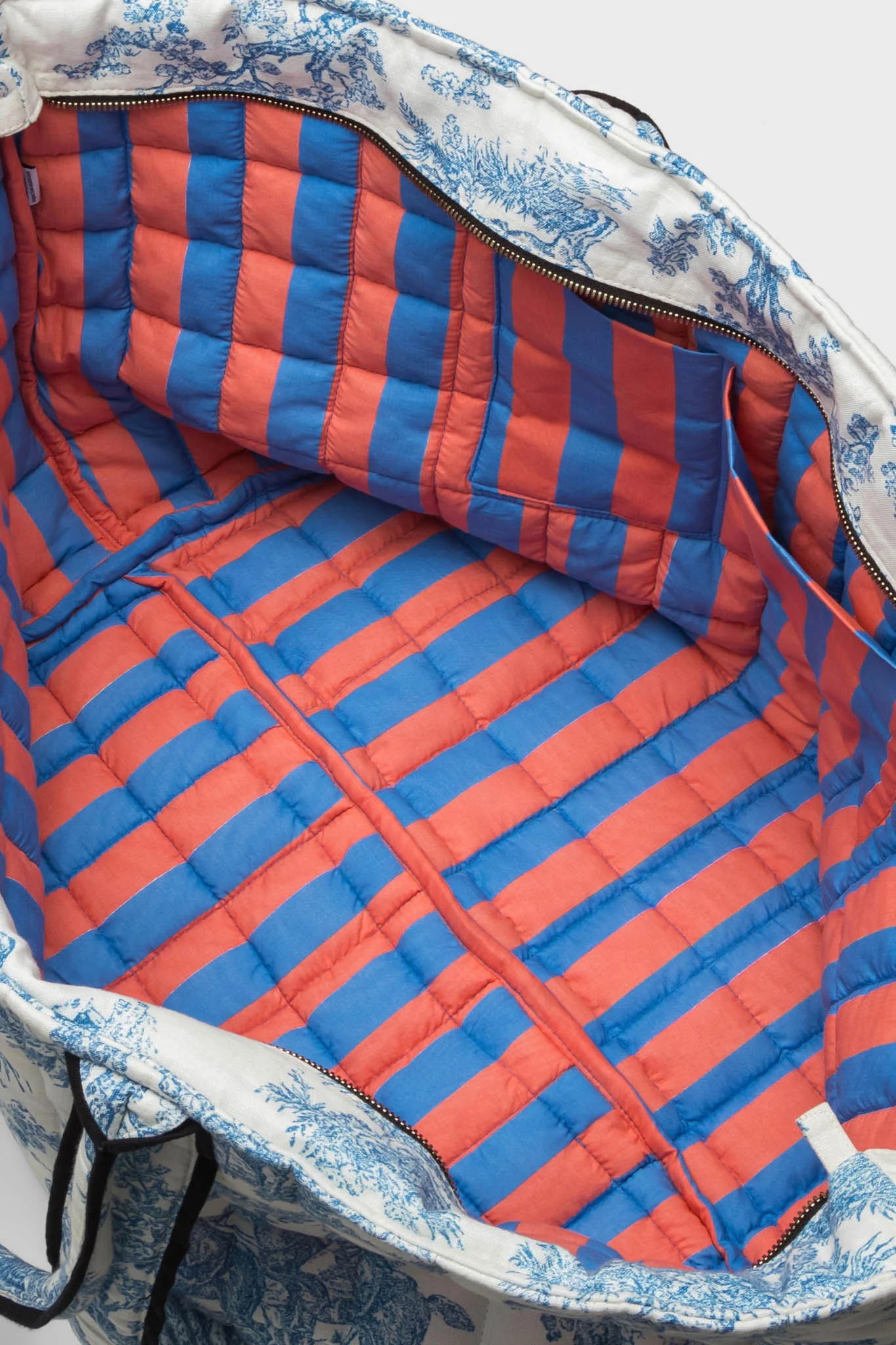 St. Calais Blue Quilted Linen Toile Giant Trop Avion with Pouchette - Image 6